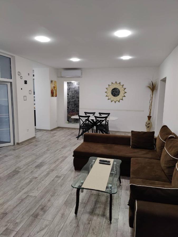 Modern Apartment In The Center With The View Of The Majestic Ararat เยเรวาน ภายนอก รูปภาพ